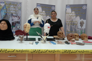 كلمة المعلمة بشاير اليافعي بمعرض علم الأحياء وعلاقته بعلم الجريمة بثانوية صباح السالم بنات