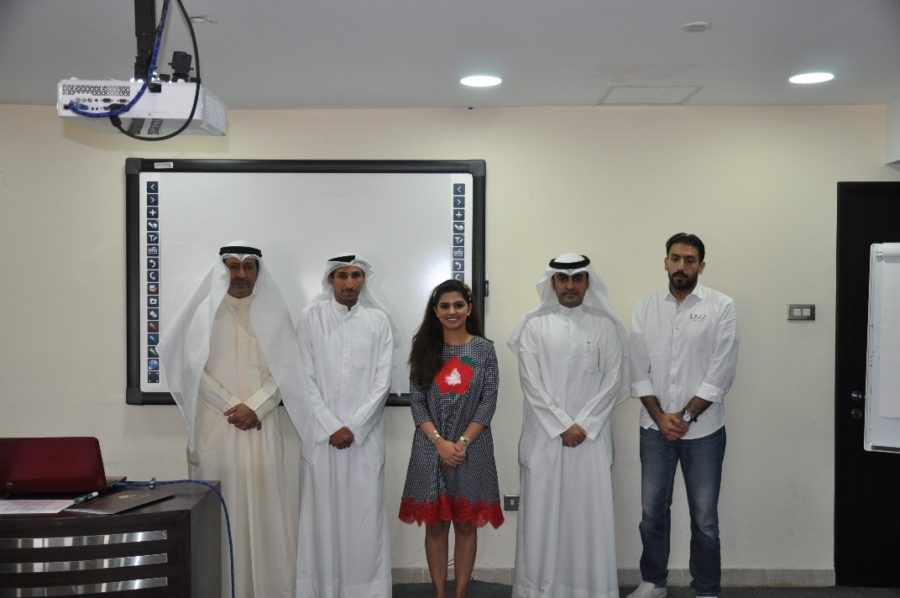 مركز التدريب اختتم برنامجين تدريبيين الالياف الضوئية والعقود الهندسية