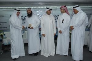 المرزوق تفقد يير احدى دورات موظفي الكهرباء بالجمعية وكرم عددا من المشاركين في الورشة