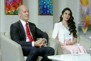 المهندسة سارة البكر مع الدكتور فرانك في لقاء عن كفاءة الطاقة هلا كويت