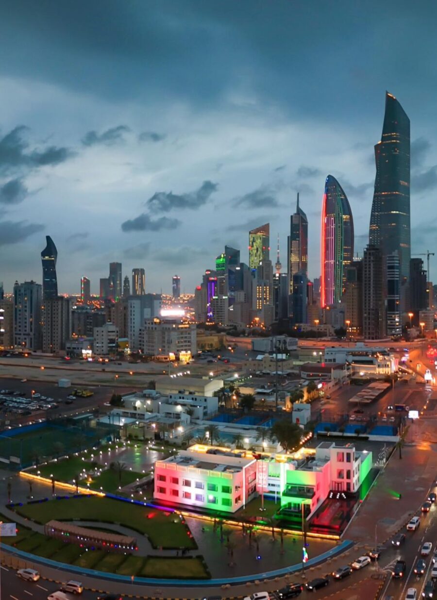 العتل أثنى على جهود الزميل محمد عوض وتلقى لقطته الفنية لمبنى الجمعية  ” فبراير 24 “