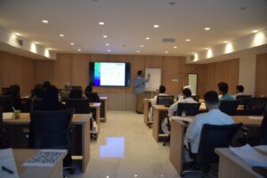 اختتام مبادرة الدورات التنشيطية لاختبارات هيئة الصناعة بمراجعة ” الهندسة الإلكترونية