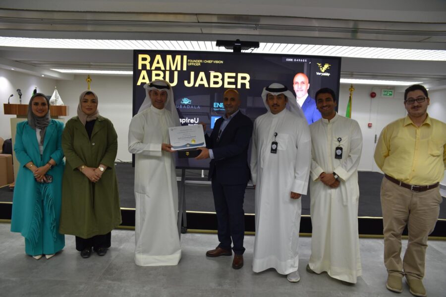 اختام دورة “الحوكمة ” وتكريم للدكتور الصفران